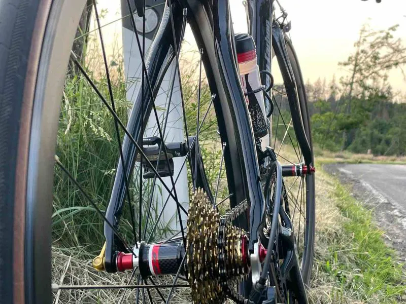 Chain 09/ 10/ 11/ 12 Speed rainbow - Bicycle Chain. Chain 09/ 10/ 11/ 12 Speed rainbow - Bicycle Chain.