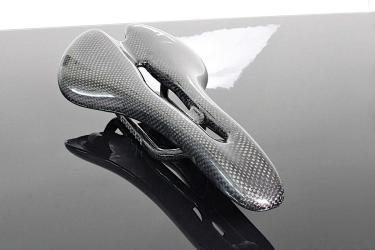 Carbon saddle Fireblade - saddle wedge 3K carbon fiber.